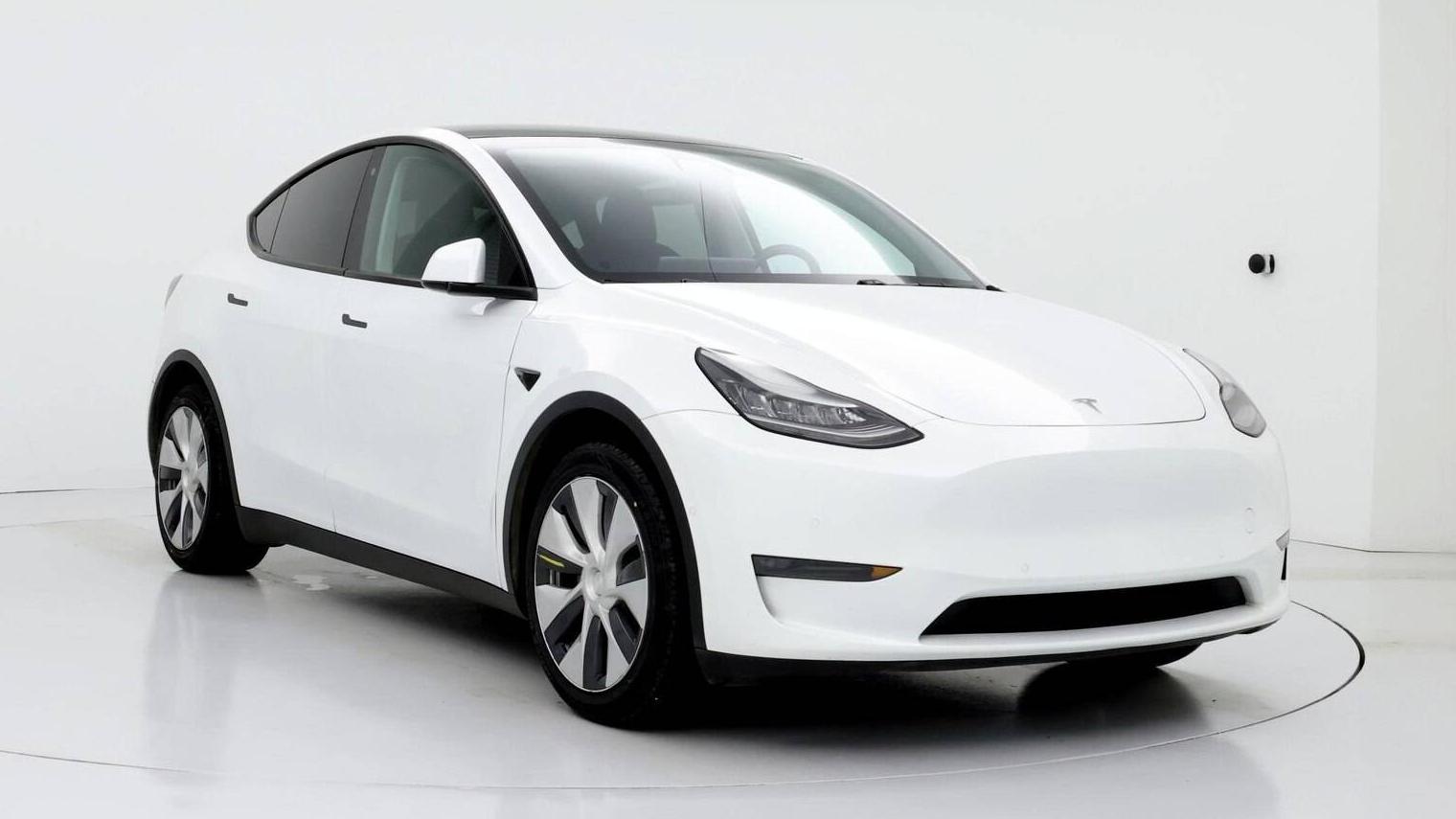 TESLA MODEL Y 2020 5YJYGDEF9LF011359 image